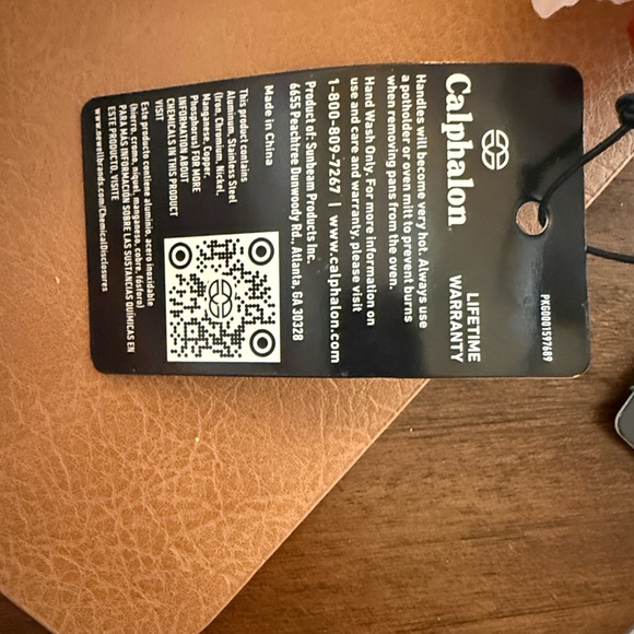 Calphalon Simply Easy Gray Saucepan with Lid NWT SM scratch on side in photos - Picture 3 of 5